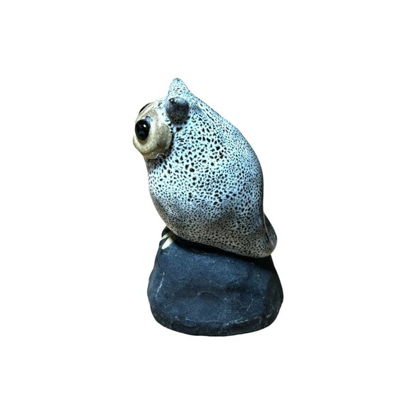 Handcrafted Big Eyes Owl Art Pottery Figurine Grey Speckle Glaze Figurine On Bas - Picture 3 of 5